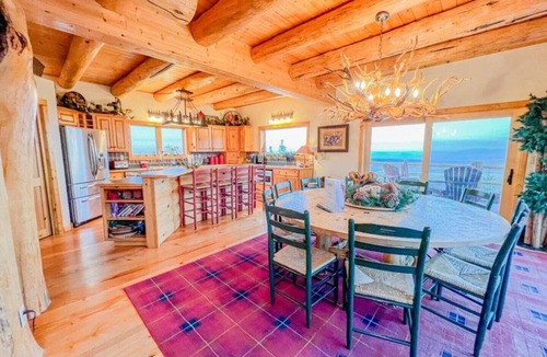Red Lodge House | Exquisite Mountain Cabin with Breathtaking Views In All Directions