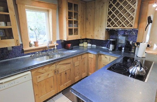 Bozeman House | Exquisitely Remodeled with Hot Tub, Walk to Main St