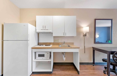 Executive Park Hotel | Extended Stay America Select Suites - Charlotte - Tyvola Rd.