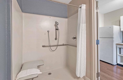 Executive Park Hotel | Extended Stay America Select Suites - Charlotte - Tyvola Rd.