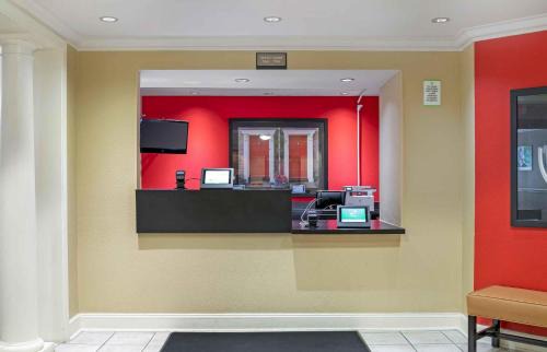 Northville Hotel | Extended Stay America Suites - Detroit - Novi - Orchard Hill Place