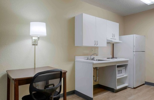 North Chesterfield Hotel | Extended Stay America Suites North Chesterfield Arboretum