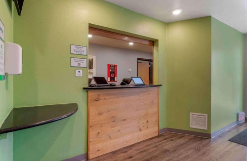 Hollyford Hotel | Extended Stay America Select Suites - Jacksonville - North