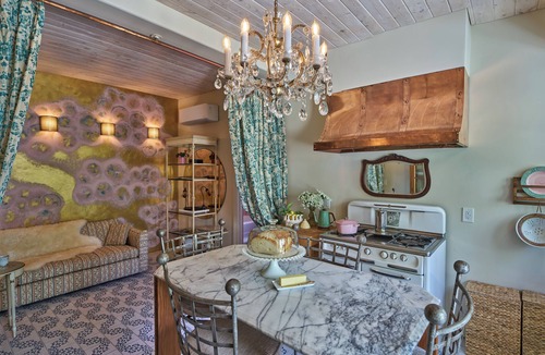 Mid City Cottage | Fabulous 2-bedroom cottage with AC in sunny Los Angeles