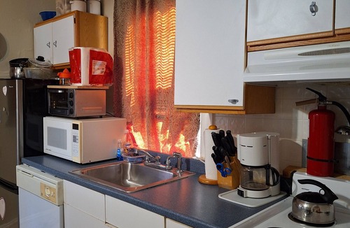 Petworth Apartment | Fabulous-2-Rooms Studio In A Washington DC Townhome with AC, WiFi, TV/Kitchen.