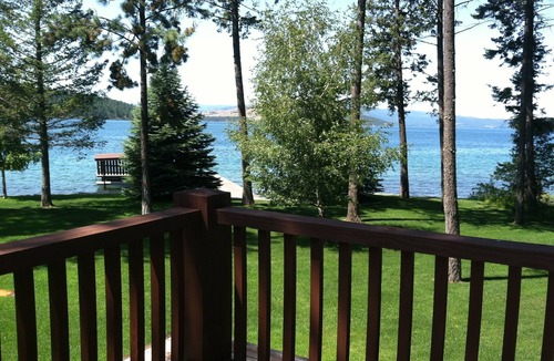 Polson House | FABULOUS Lakefront Property on Rocky Point! Classic cabin with every amenity!