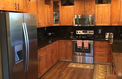 West Yellowstone Cabin | FABULOUS Remodel with Private Hot Tub, & more! Ten minutes to Yellowstone NP!