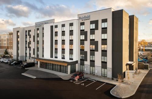 Oakley Hotel | Fairfield by Marriott Inn & Suites Cincinnati Oakley