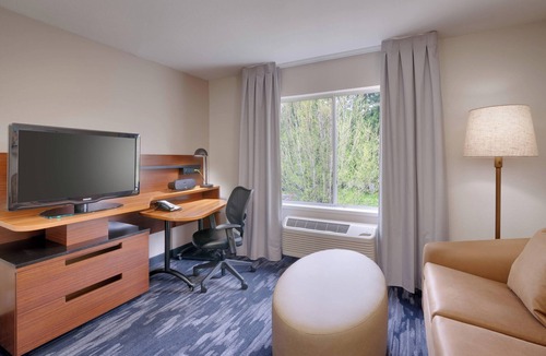 Bridle Trails Hotel | Fairfield Inn & Suites by Marriott Seattle Bellevue/Redmond