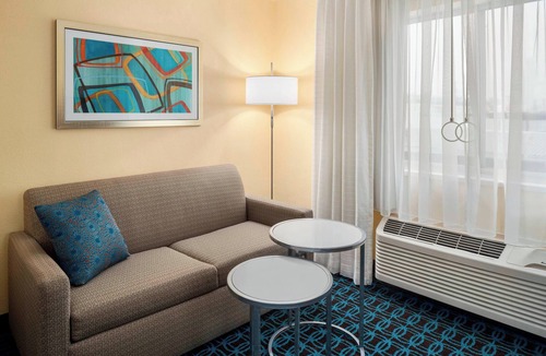 Lima Hotel | Fairfield Inn & Suites by Marriott Lima