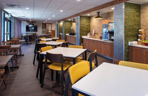 Bakersfield Hotel | Fairfield Inn & Suites by Marriott Bakersfield Central