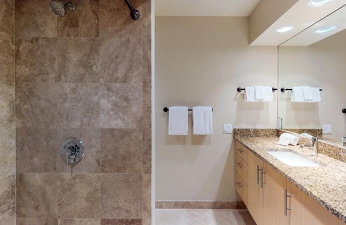 Elkhorn Village Hotel | Fairway Nine 4365