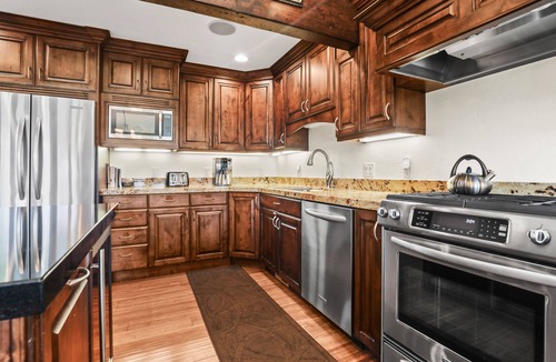 Park Meadows House | Fairway Village 2919 4 Bedroom Townhouse by RedAwning