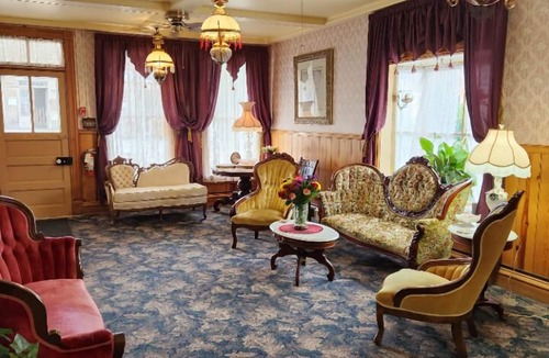 Virginia City Hotel | Fairweather Inn and Nevada City Cabins