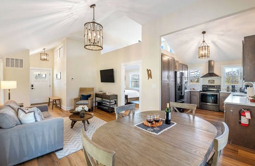 Keene House | Fairwood Cottage- Peaceful Charlottesville Getaway