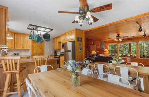 Alpine Northeast Cabin | Fall Escape in Alpine, Gateway to GTNP & YNP, 40 Minutes To Jackson Hole