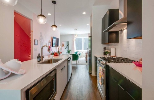 Nashville House | Fall rooftop decks, karaoke rooms, modern kitchens near Broadway