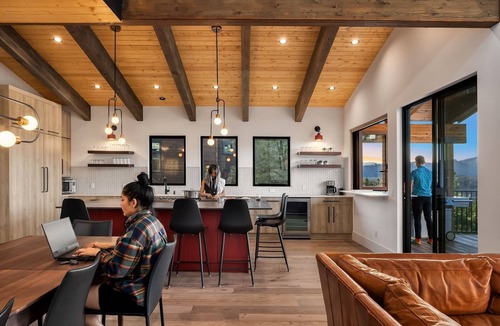 Cle Elum House | Fall-Winter fun! 5bd/4.5ba with spectacular views in the center of the resort!