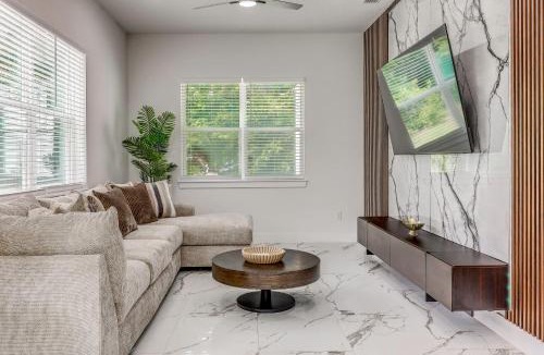 Northside House | Families w/Pets! Jacksonville Home 18 Mi to Beach