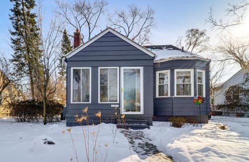 Berkley House | Families Welcome! Colorful Berkley Home w/Yard