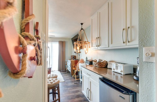 Galveston Condo | Family Beach Retreat w/Pool & Views in Galveston