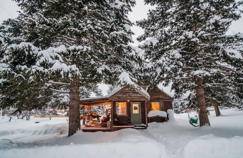 Martin City House | Family cabin 9 miles from Glacier Park Entrance