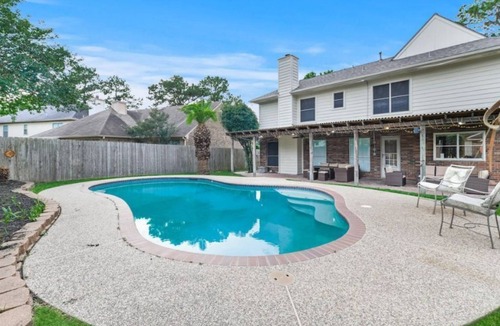 Barker House | Family*Corporate*Retreat* New Paint & Furniture