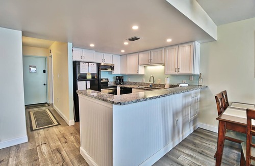 Windy Hill Condo | Family Friendly Top Floor Oceanfront Sleeps 6 Balcony Pools