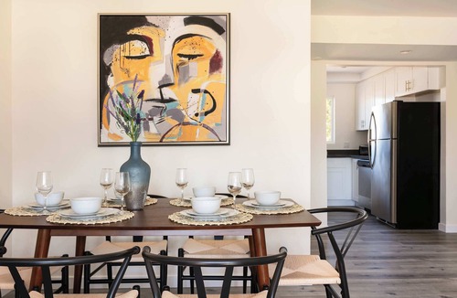 Citrus Grove Apartment | Family-Friendly 2BR Home, Free Parking | Sleeps 6!