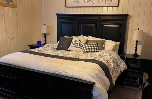 Nordman Cabin | Family Friendly Cabin Just Steps Away From Priest Lake