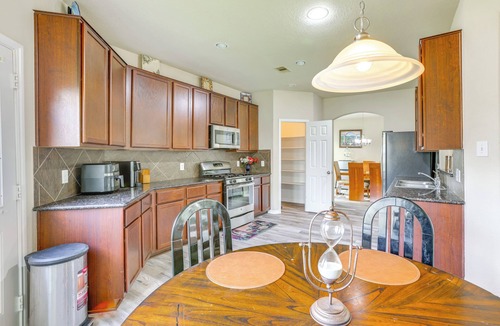 Barker House | Family-Friendly Home w/Yard in Houston Suburbs!