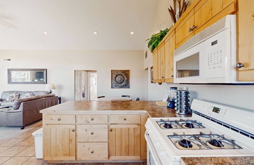 Moab South Valley House | Family-Friendly Home with Shared Seasonal Hot Tub and Pool and Mountain Views