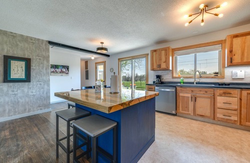 Lander House | Family-Friendly Lander Home Rental: Yard, Patio!