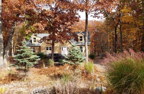 Rowland House | Family-friendly Modern Mountain Getaway with open floor plan and large deck