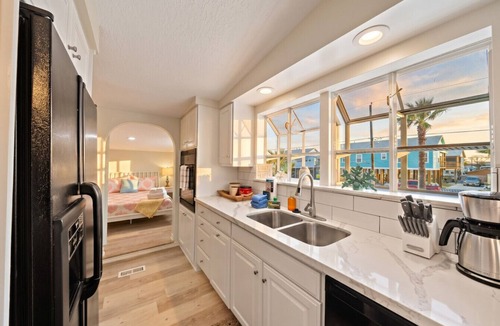 San Leon House | Family-Friendly Retreat with Pool & Outdoor Lounge