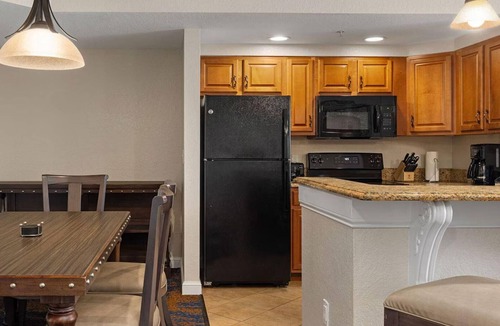 Lake Buena Vista Resort | Family Getaway at Wyndham Bonnet Creek Resort -Near Disney, Lazy River- 1 Bd Dlx