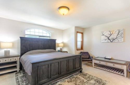Post Falls House | Family Home With Pool Table - Fall Weekly Savings