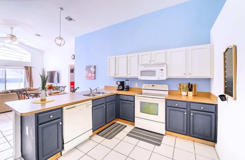 Solana Cottage | Family Resort Home w Pool, BBQ & Game Room