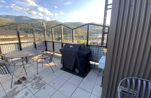 Kellogg Condo | 🗻 🏄‍♂️ Family Space with spacious en suite listed 🚵❄️🥾