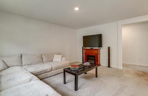 Houston House | Family Suburban Retreat! 20 Mi to Dtwn Houston