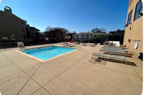 Fourth Ward Condo | Fantastic 2-bedroom condo with free parking