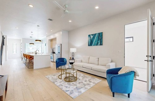 Highland House | Fantastic townhouse with enclosed backyard and high-speed internet