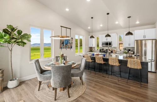 Four Corners Condo | Farm Land Flat In Beautiful Bozeman!
