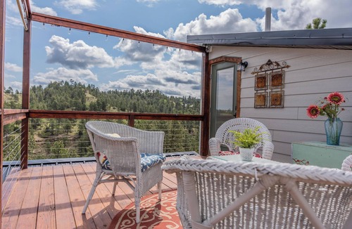 Billings House | Farmhouse Cottage @ Old Pine Retreats, Farmhouse Cottage @ Old Pine Retreats