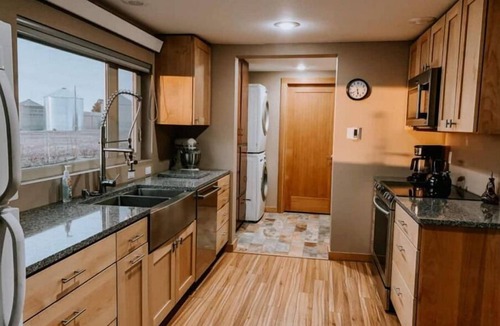 Hill County House | Farmhouse on Hi-Line near hunting and fishing enroute to Glacier National Park