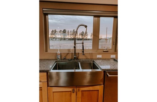 Hill County House | Farmhouse on Hi-Line near hunting and fishing enroute to Glacier National Park