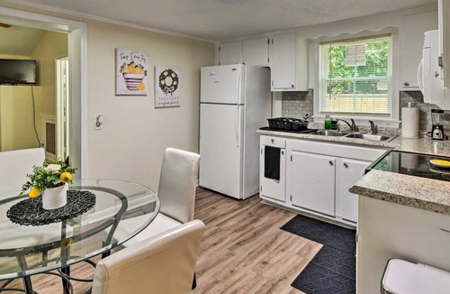 South View House | Fayetteville Vacation Home !