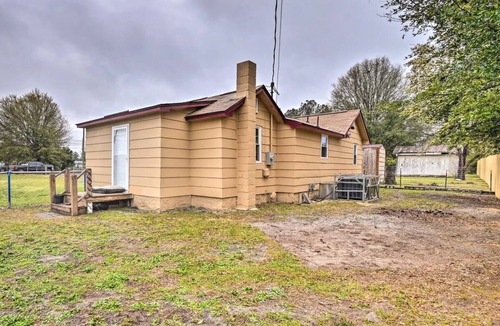 South View House | Fayetteville Vacation Home !