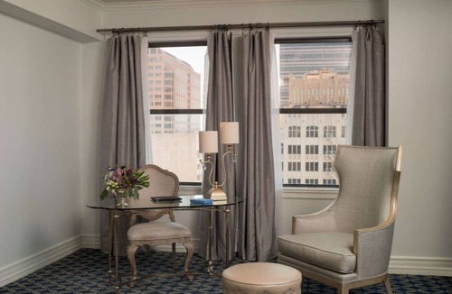 Downtown Austin Hotel | Feel Like A Royalty! Historic Suite with Modern Service! Indoor Pool Available!