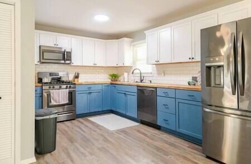 Royal Manor House | Fenchurch - Ranch - Hot Tub